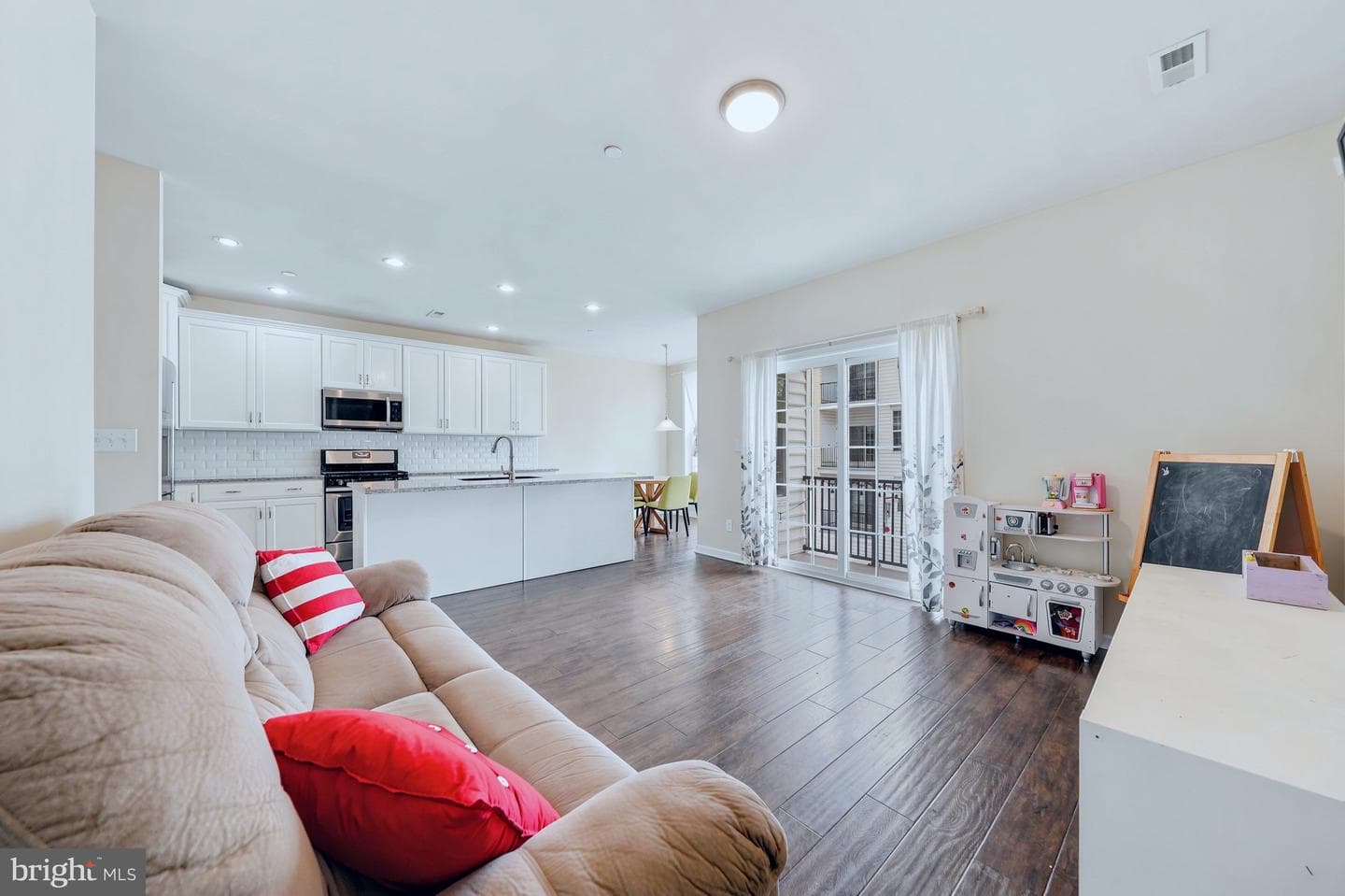 103b Jay Alley photo 15
