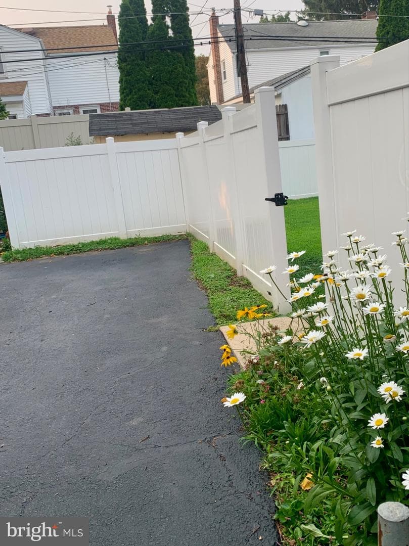 216 Wickford Road photo 17