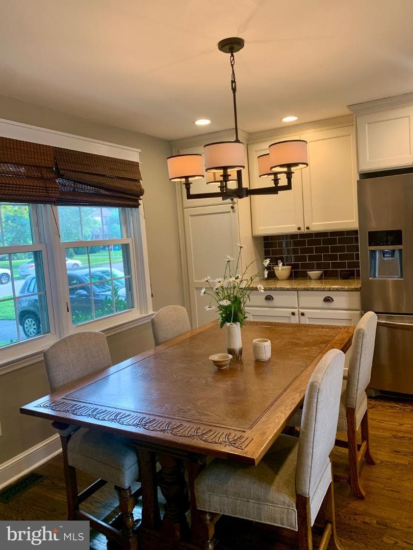 216 Wickford Road photo 4