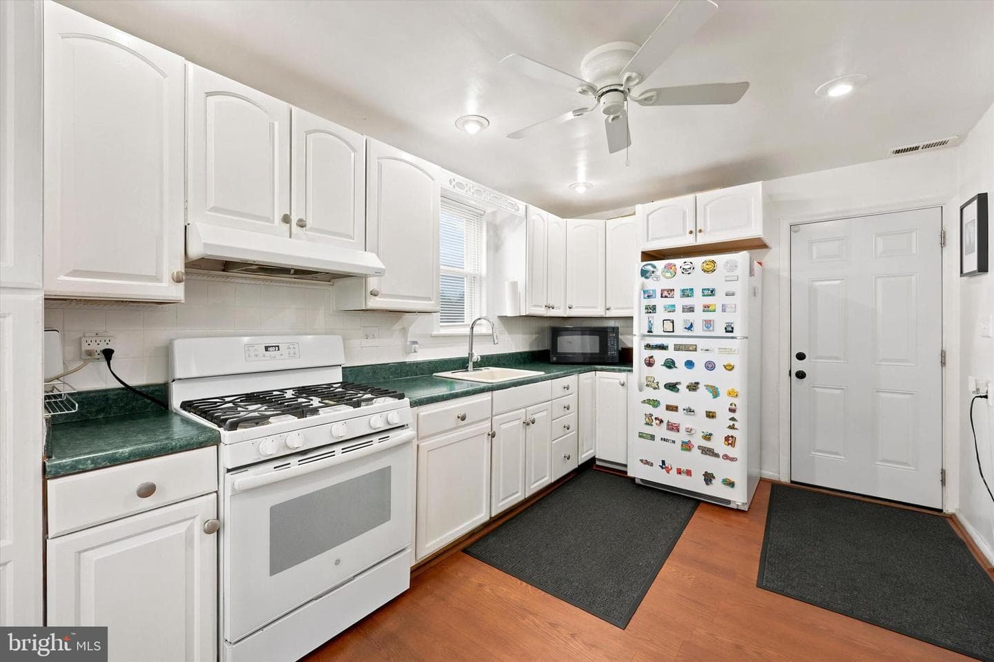 1249 E 12th Street photo 10