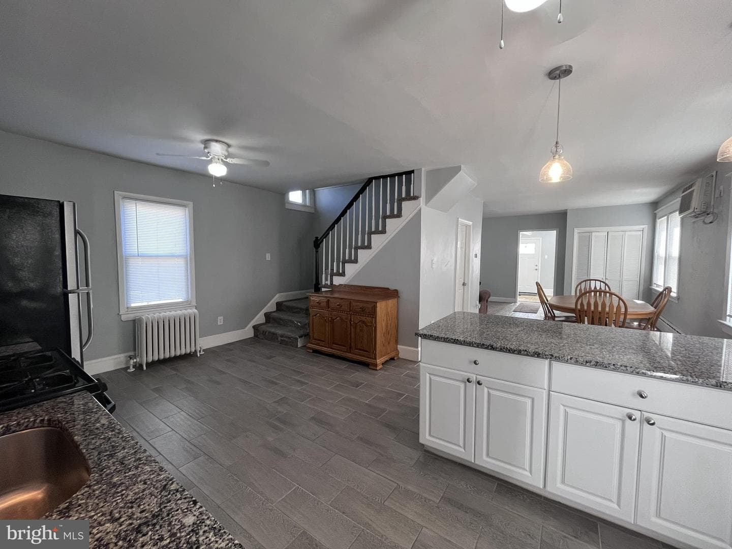 27 Roberta Avenue photo 6