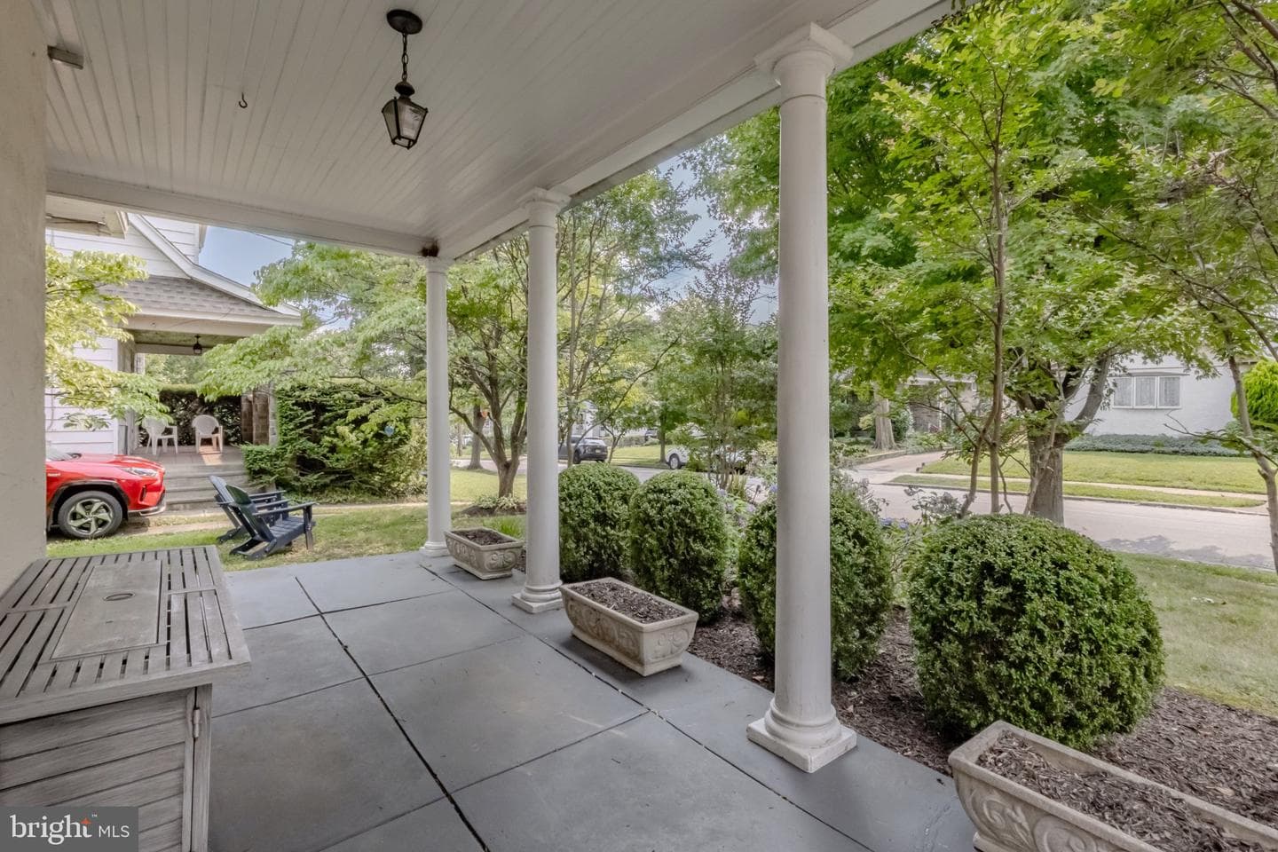 1029 Larchmont Avenue photo 3