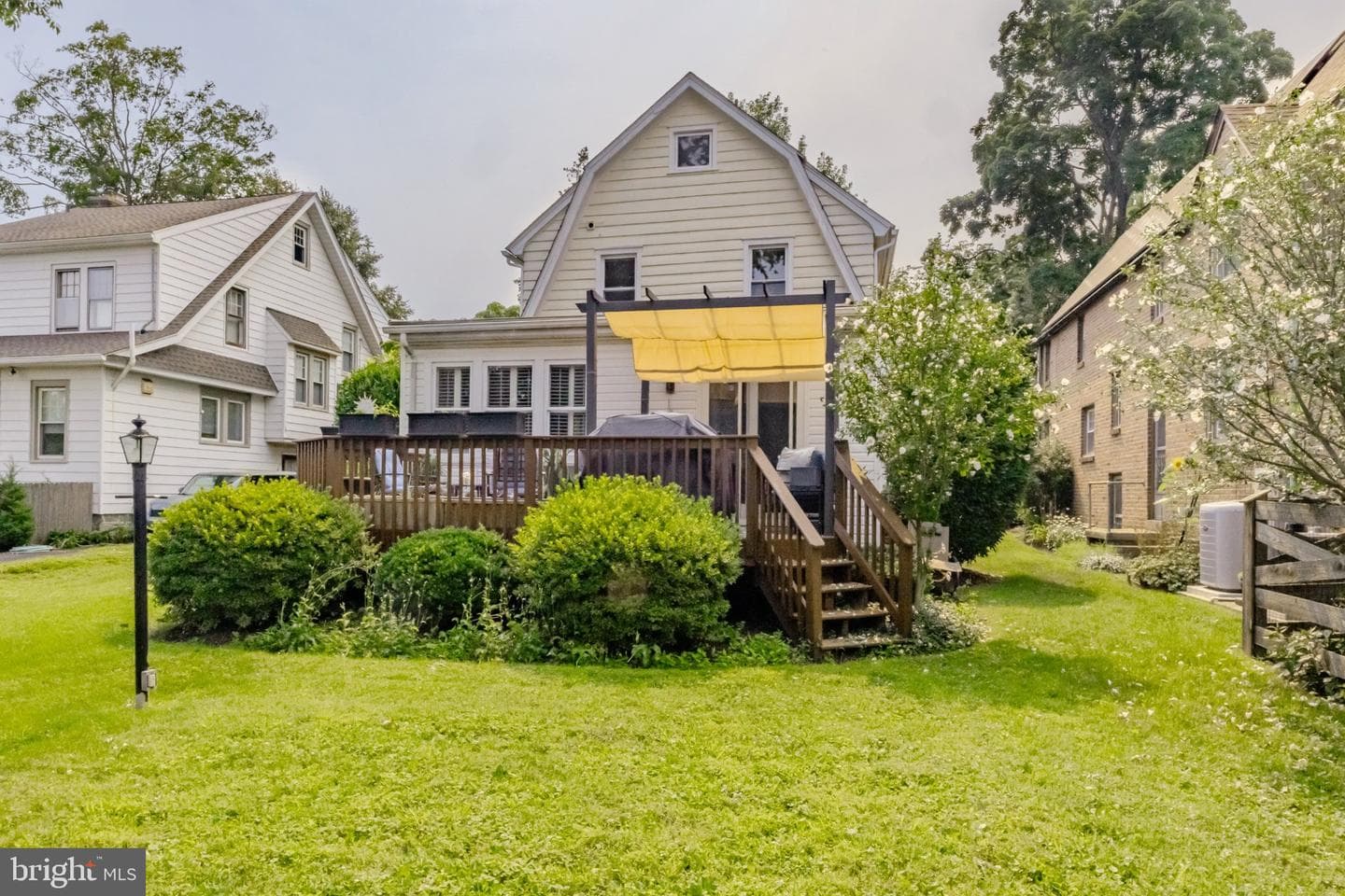 1029 Larchmont Avenue photo 32