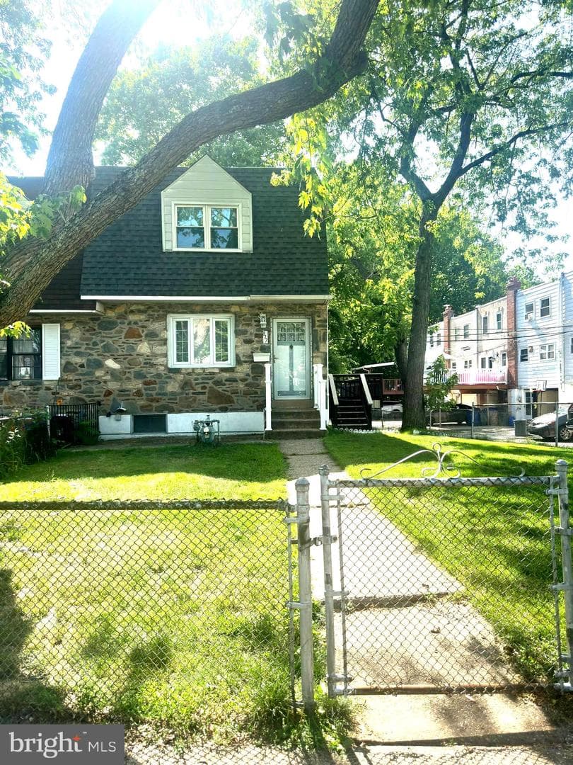 817 Windsor Circle, Folcroft