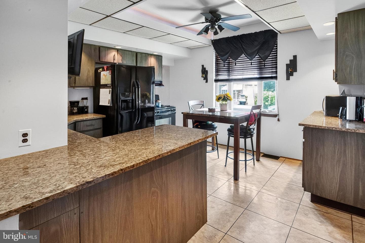 701 Andrews photo 10