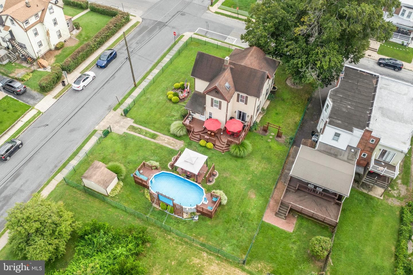 701 Andrews photo 42