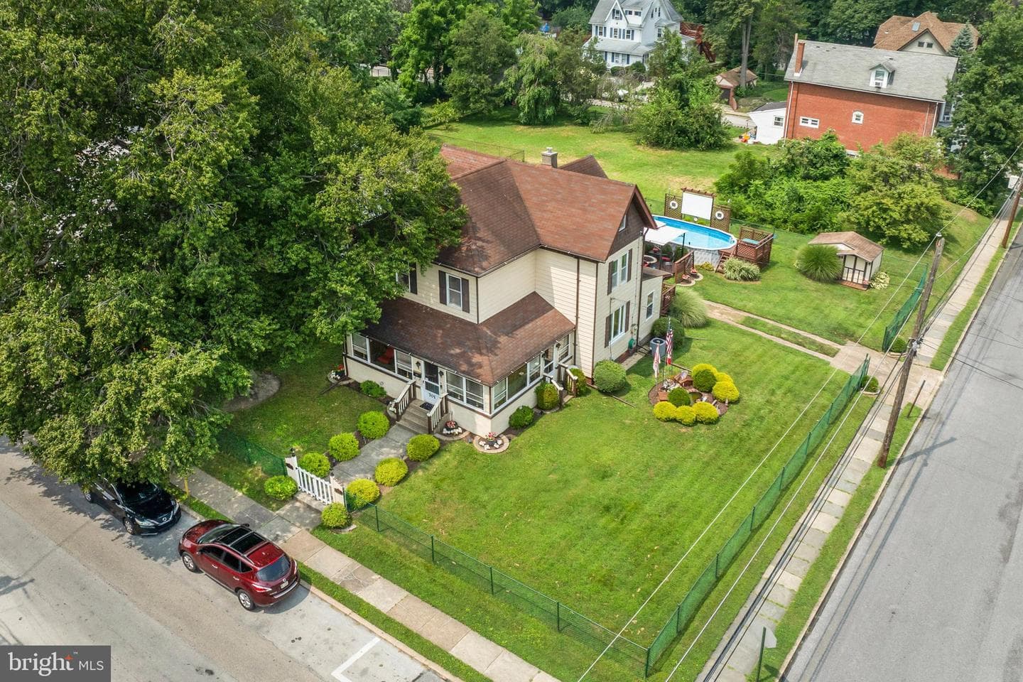 701 Andrews photo 43