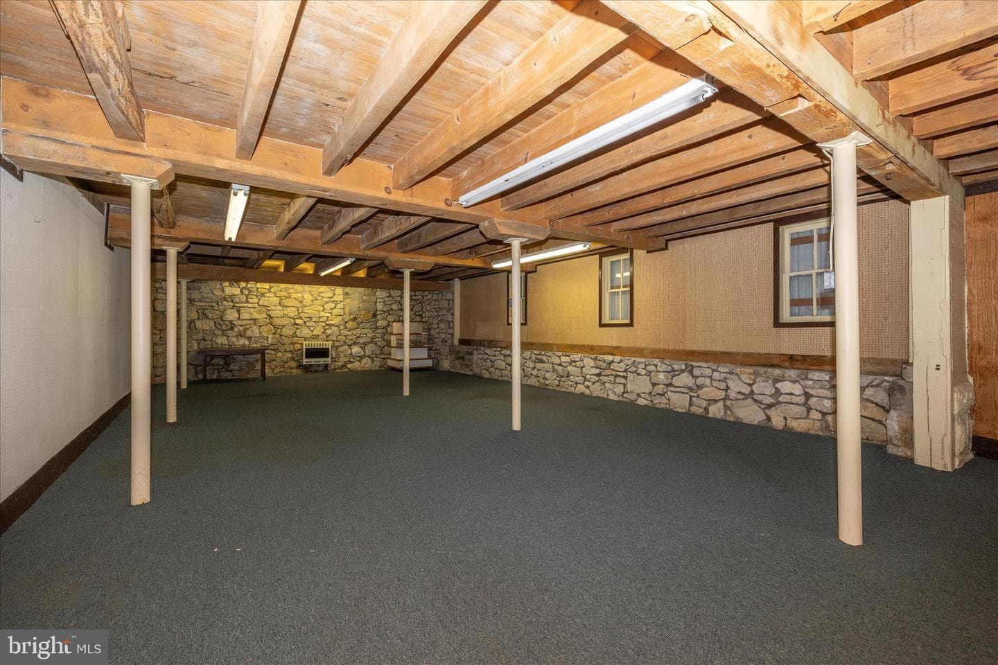 2027 Lincoln Way East photo 52