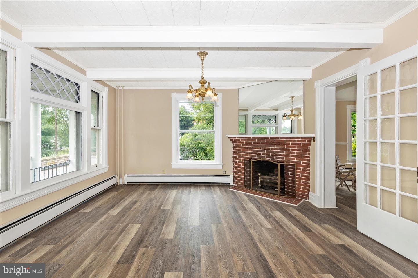 2027 Lincoln Way East photo 6