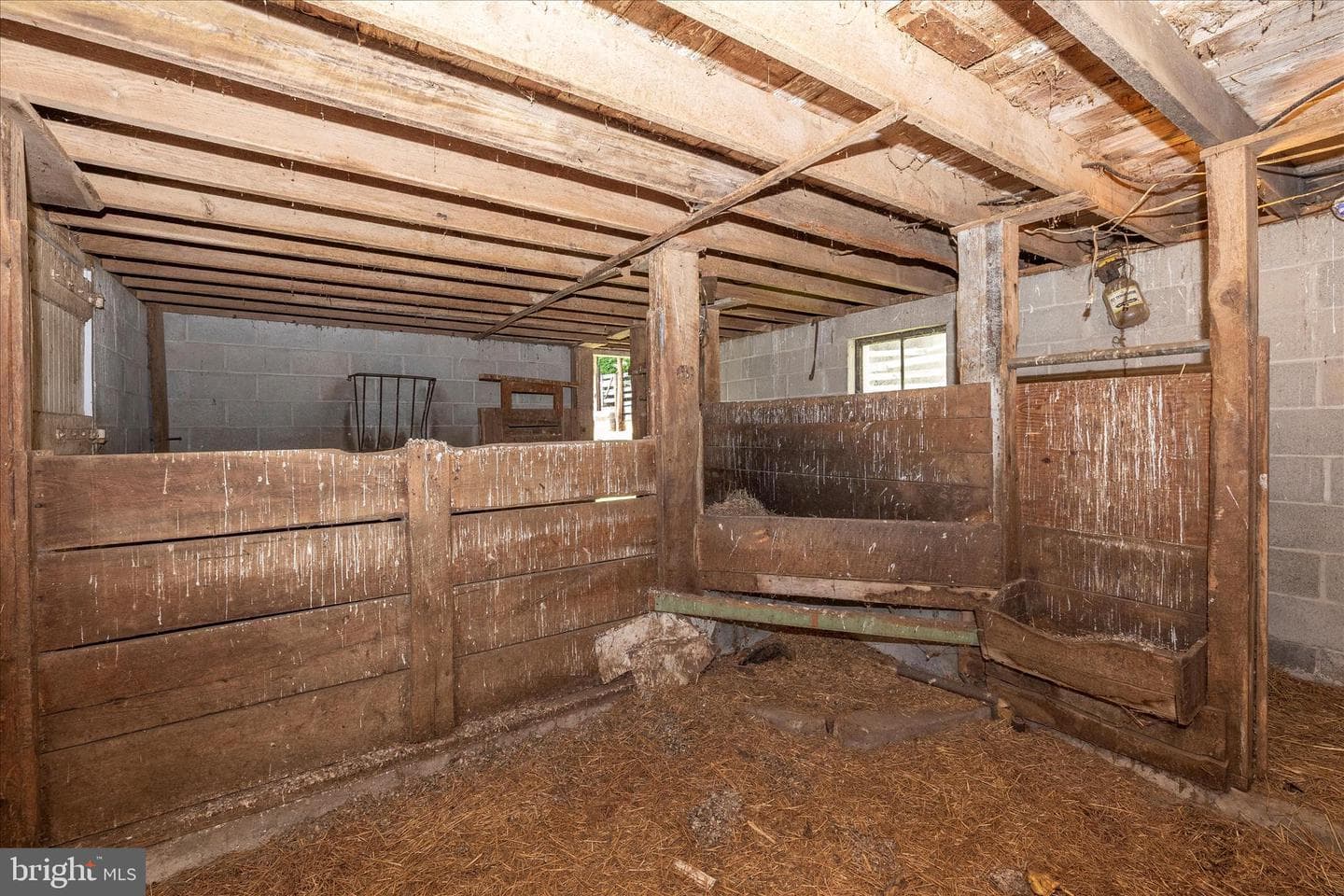 2027 Lincoln Way East photo 62