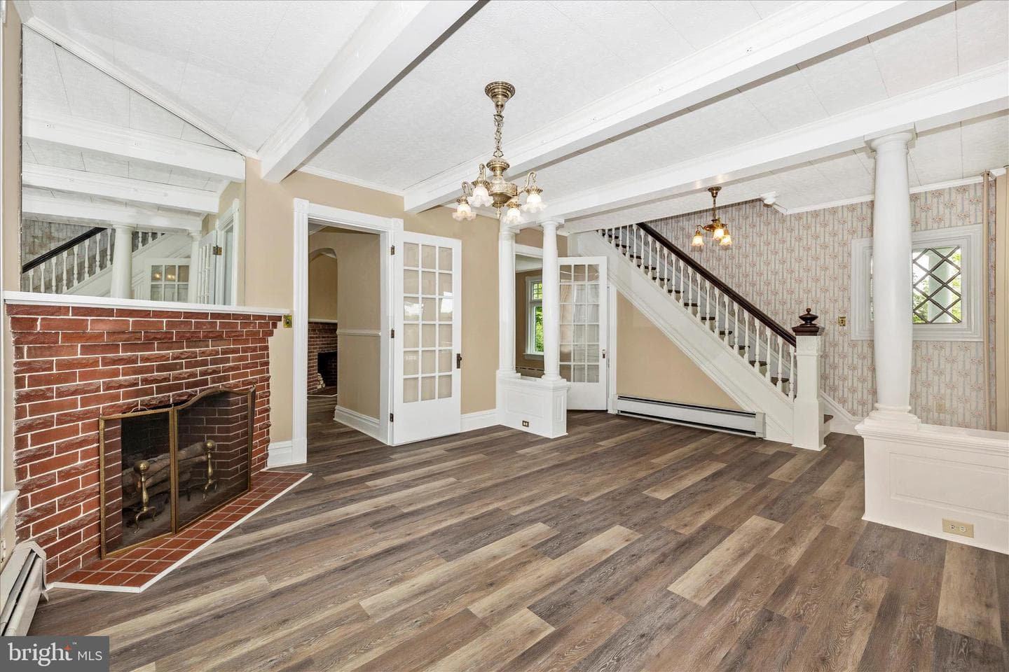 2027 Lincoln Way East photo 8
