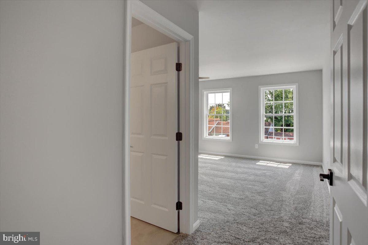 305 Grandview Ave photo 13