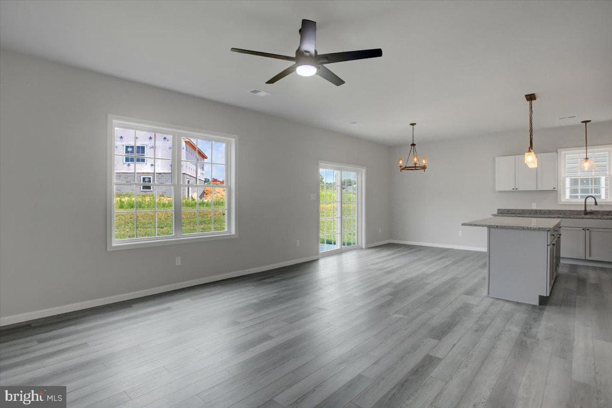 305 Grandview Ave photo 5