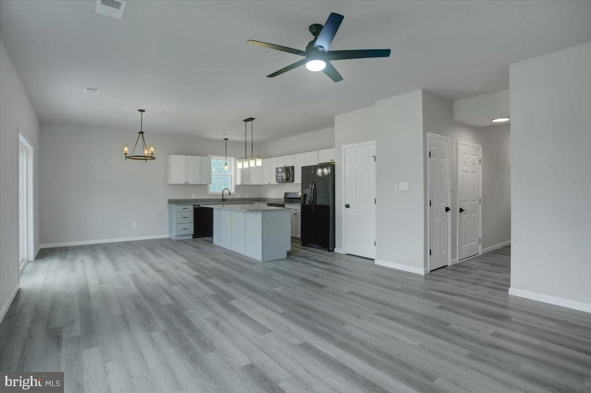305 Grandview Ave photo 6