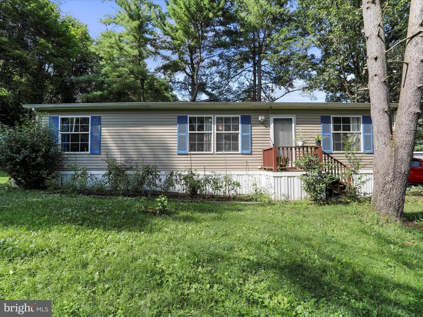 1685 Liberty Drive photo 2