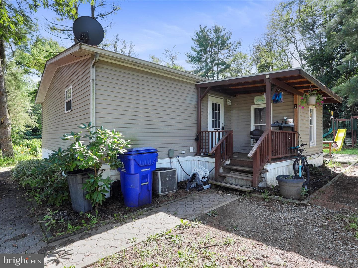 1685 Liberty Drive photo 5
