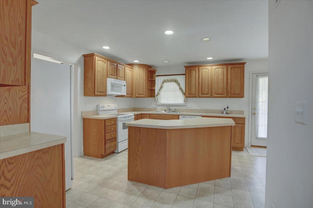 822 Lindia Road photo 16