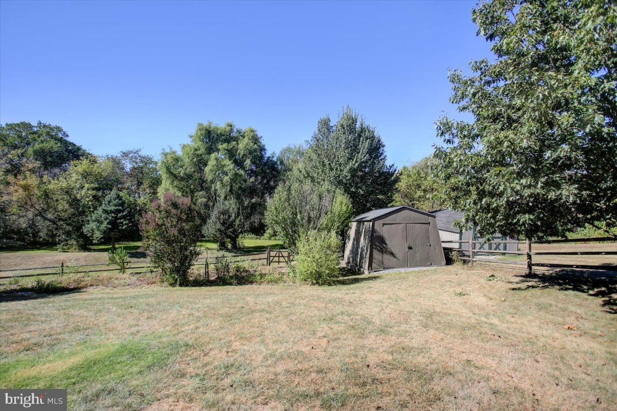 822 Lindia Road photo 53