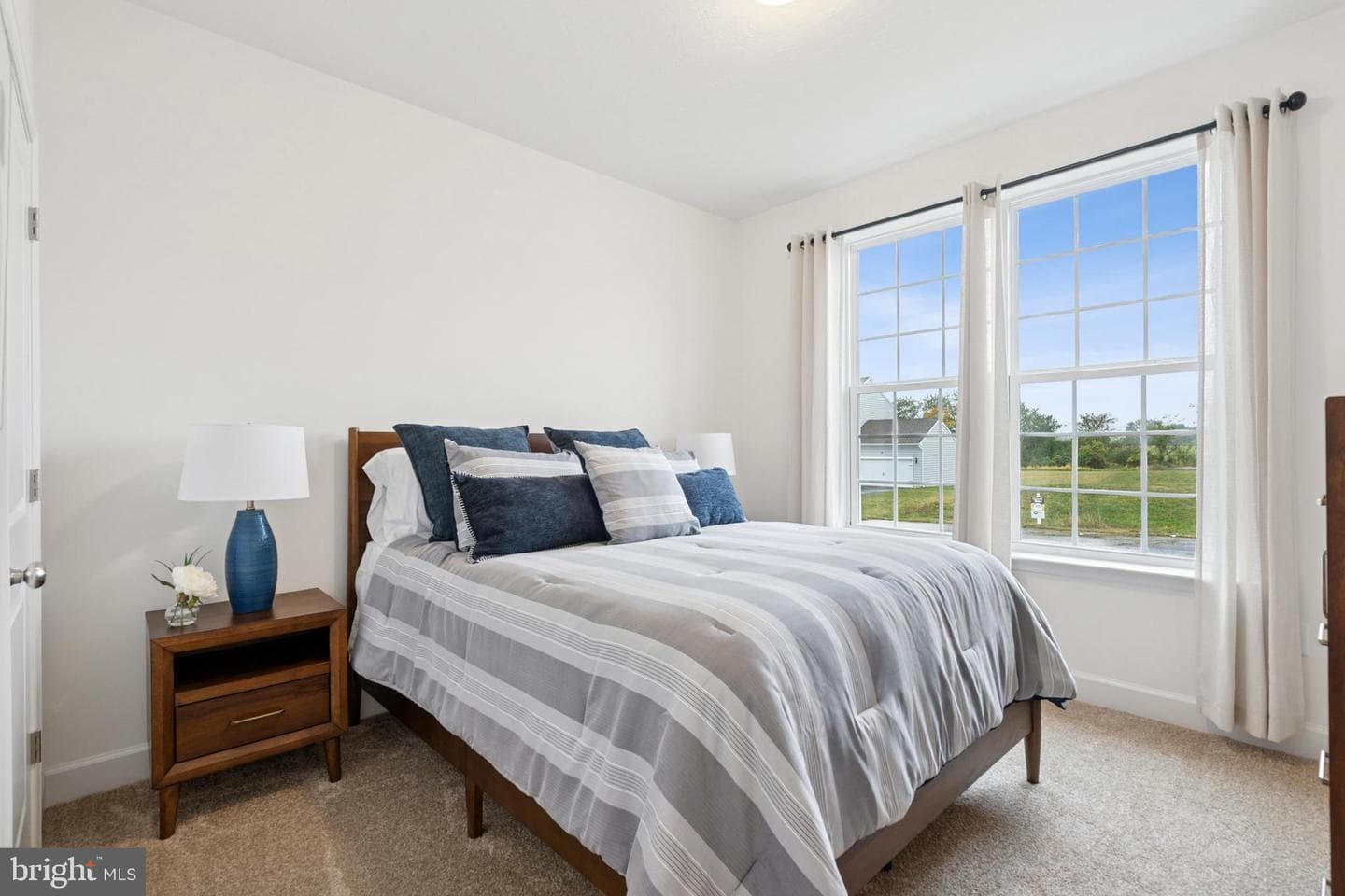 1520 Falcon Ln # 251 photo 31