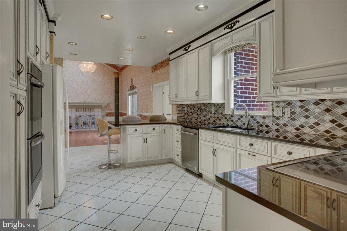 3325 Muirfield Drive photo 19