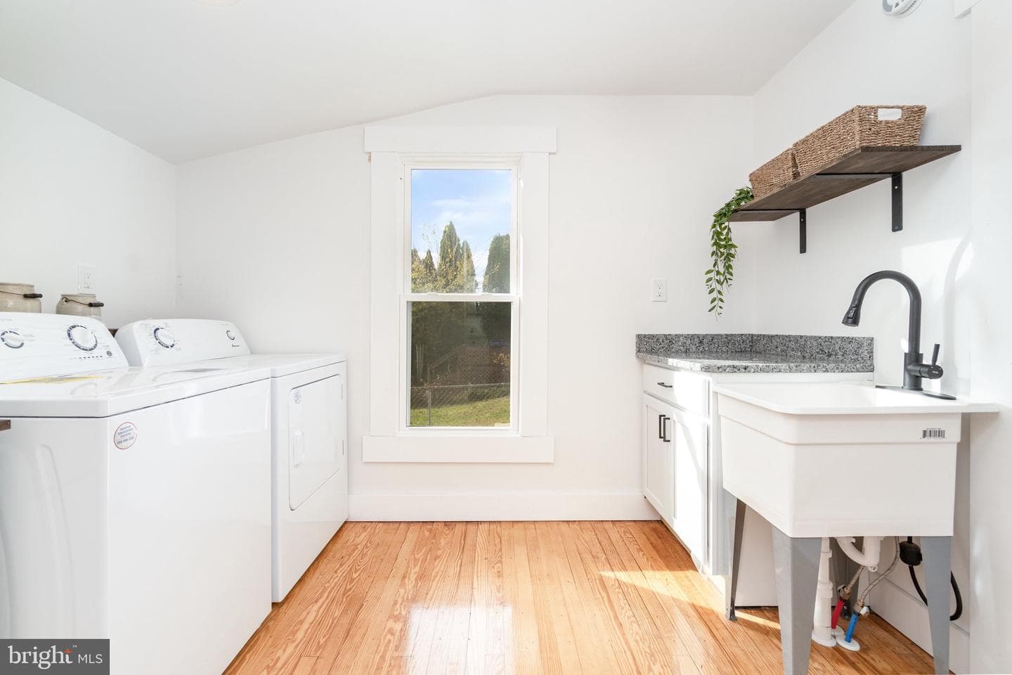 101 Fairview Avenue W photo 15