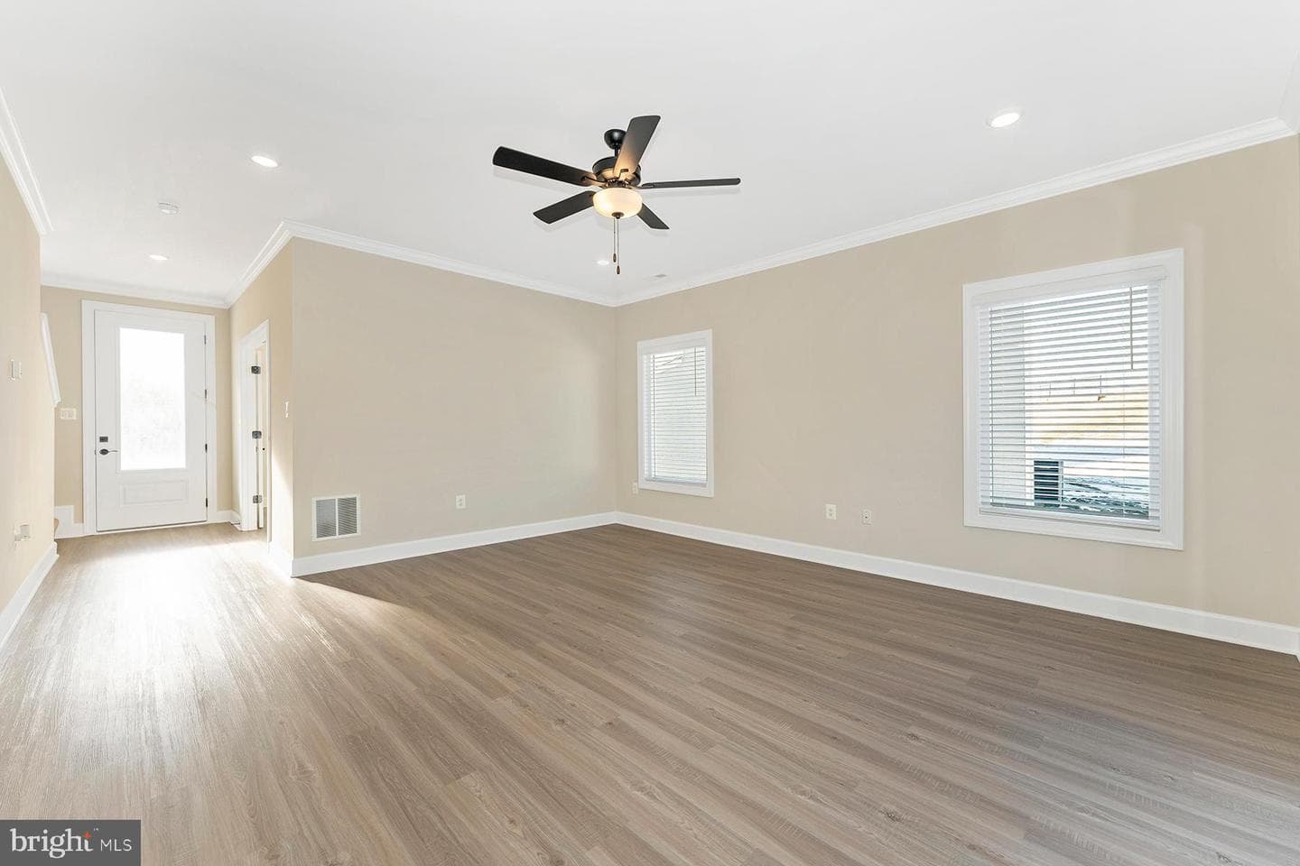 504 Abigail Ave photo 9