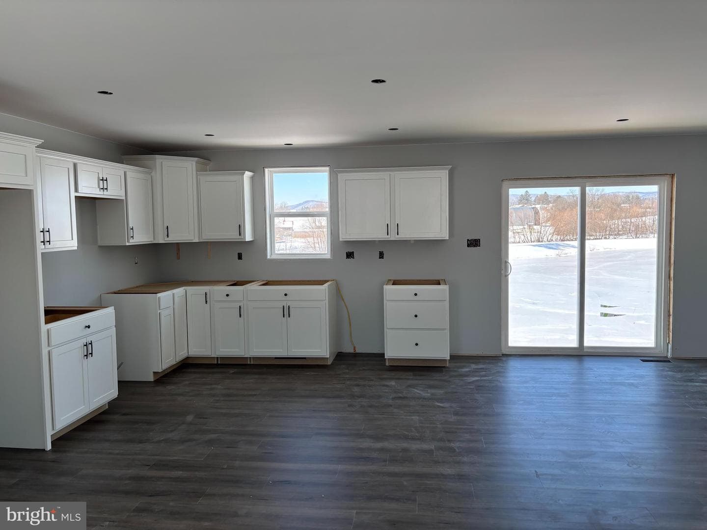 107 Meadowcreek Drive N photo 5