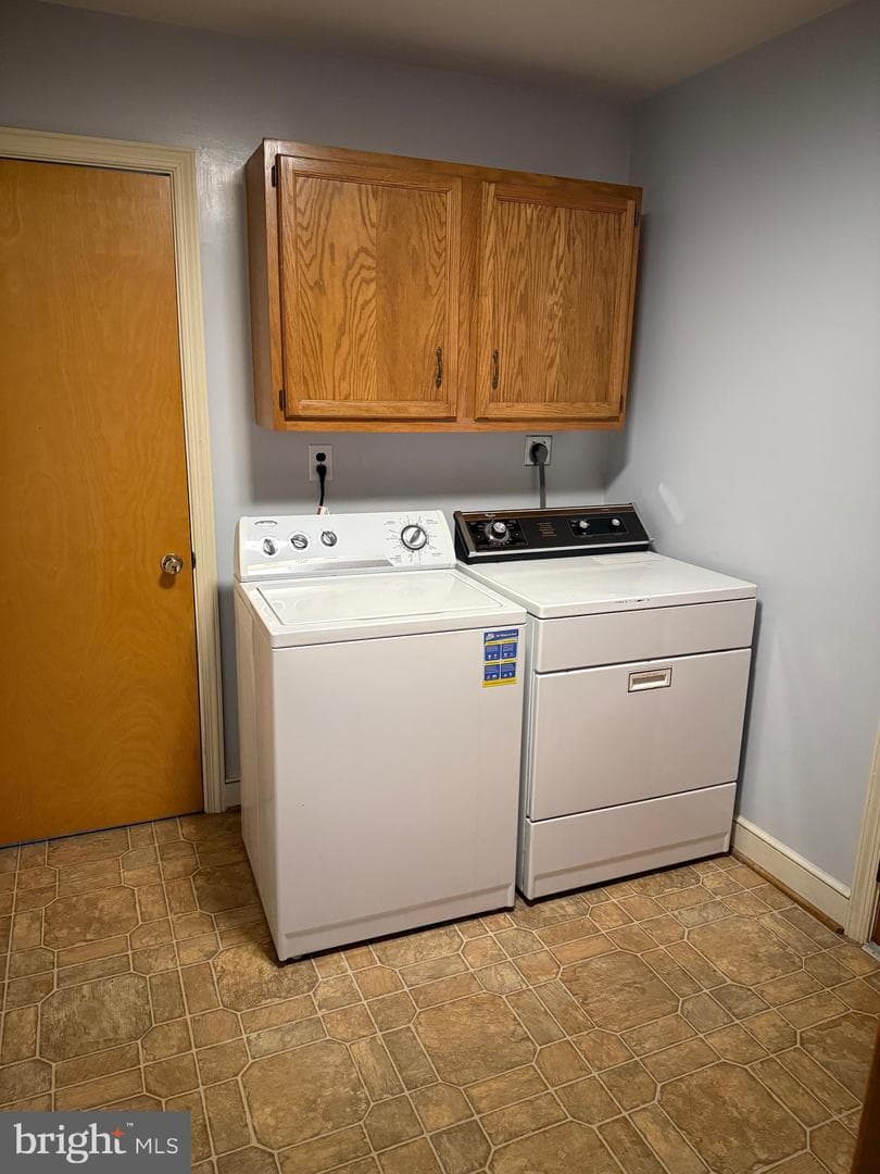 300 N Franklin Street photo 16
