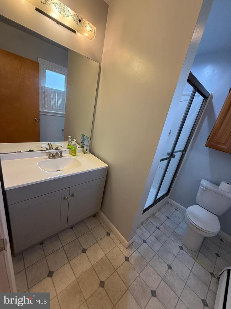 300 N Franklin Street photo 30