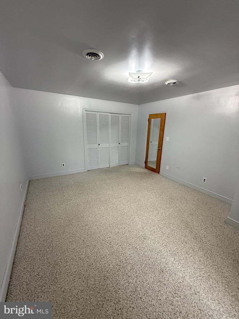 300 N Franklin Street photo 34