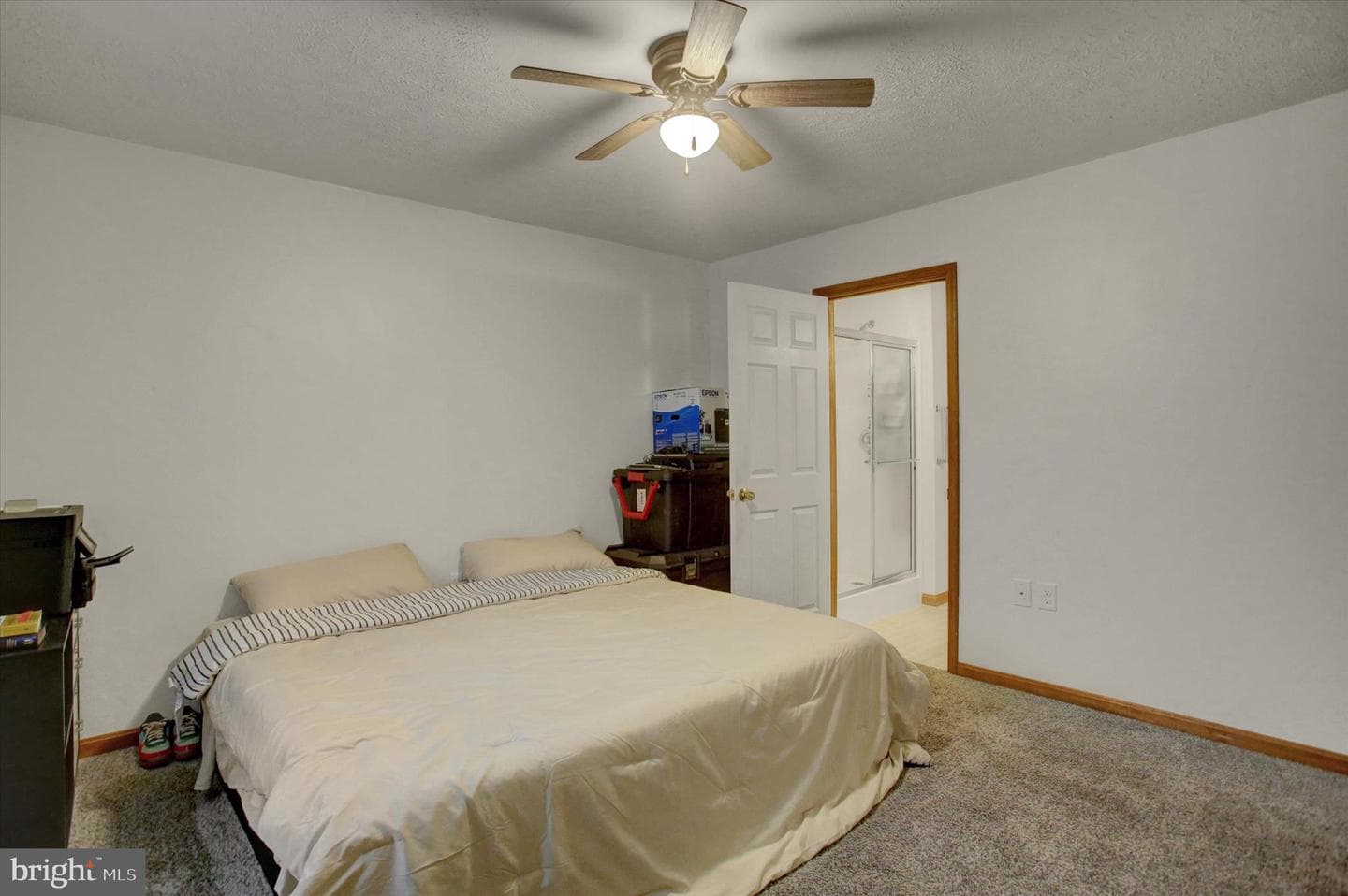 714 Marden Avenue N photo 16
