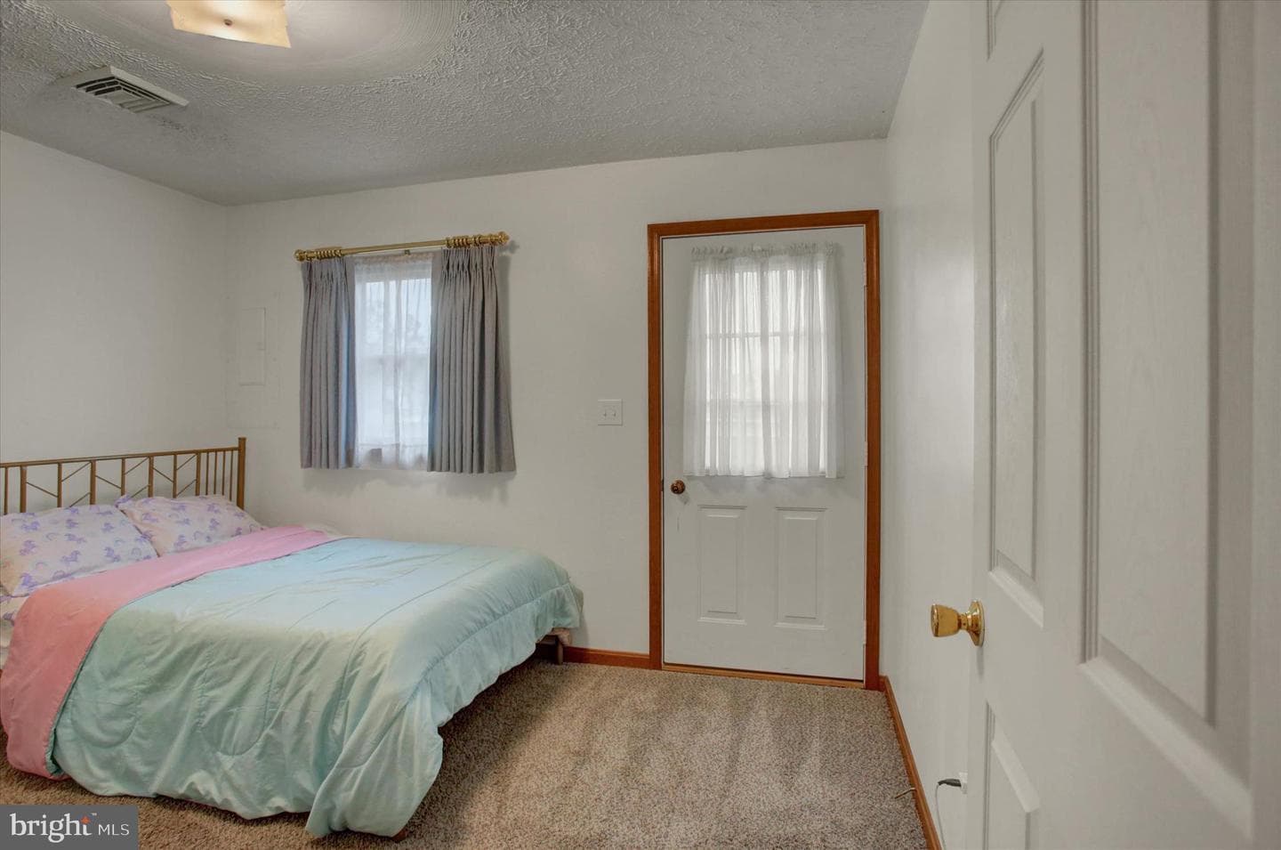 714 Marden Avenue N photo 20
