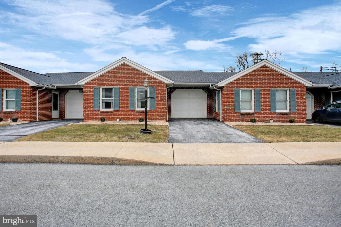 714 Marden Avenue N photo 23