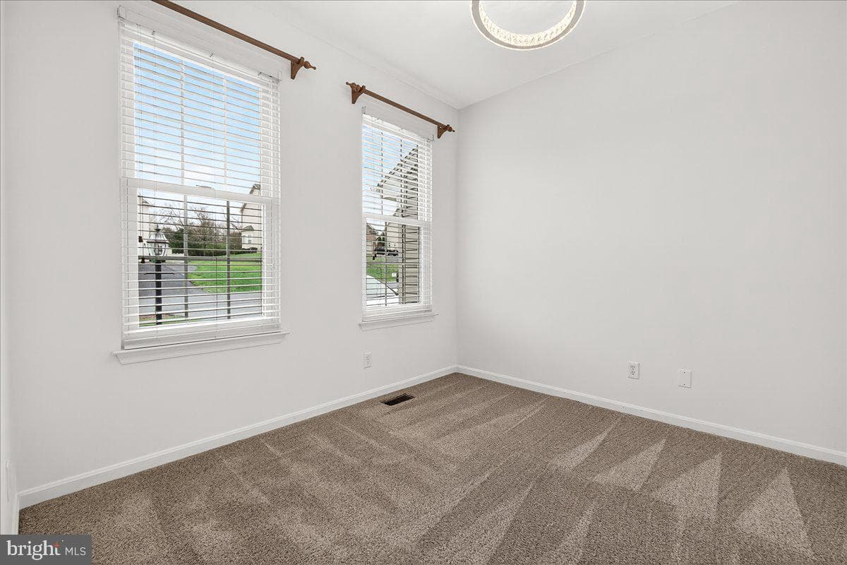 603 N Shannon photo 22