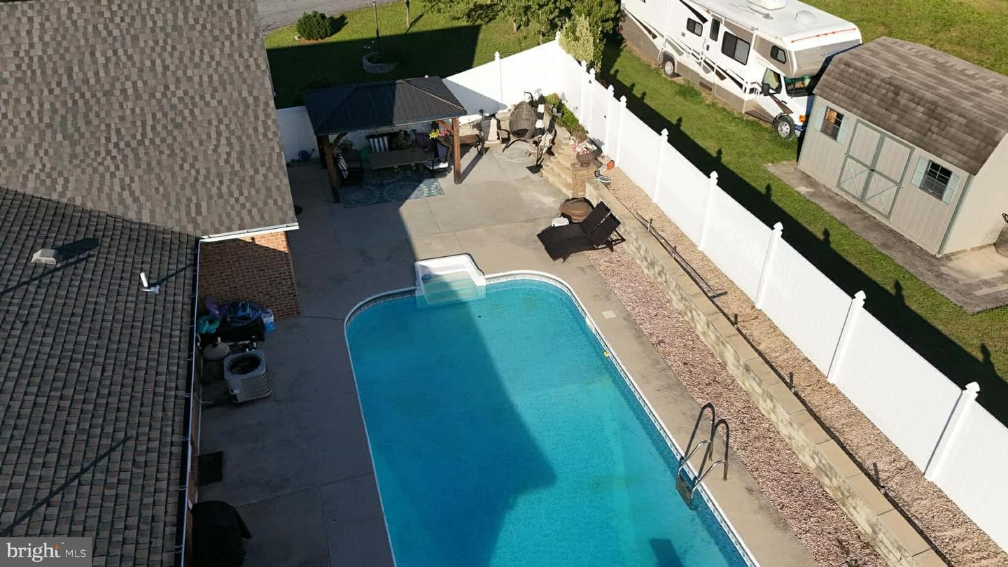 47 Emerald Drive photo 7