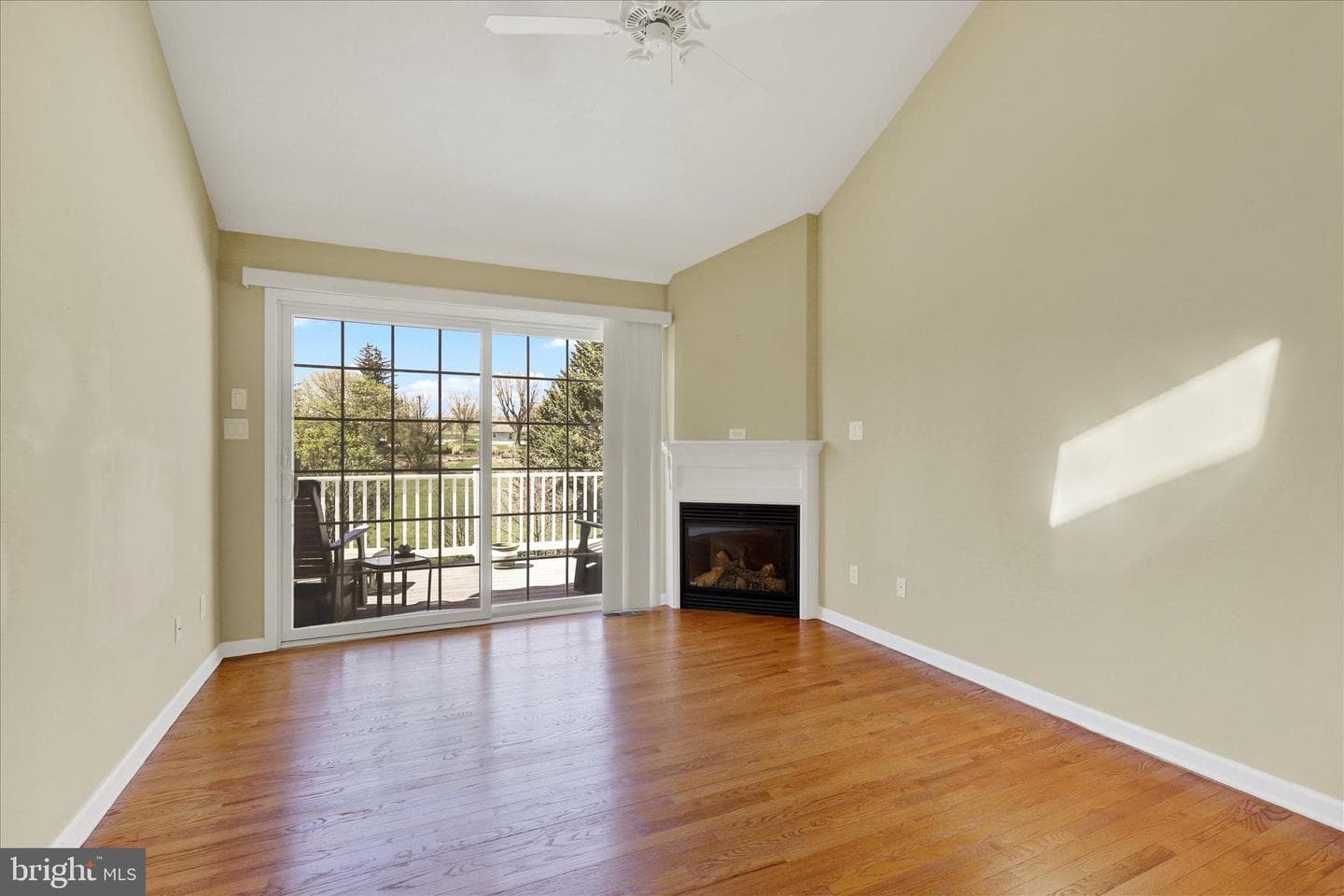 3819 Farmstead Drive photo 2