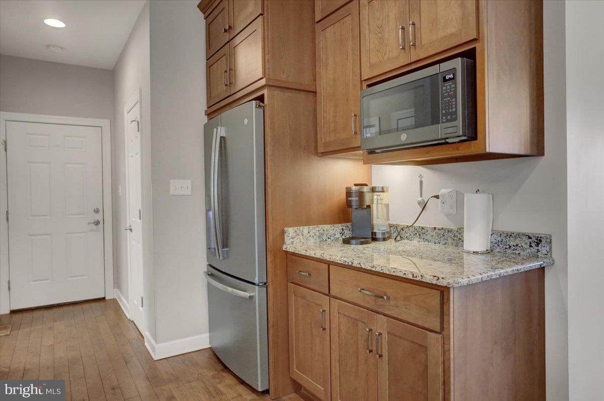 847 W King Street photo 16