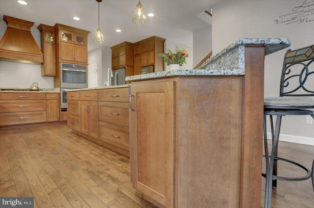 847 W King Street photo 19