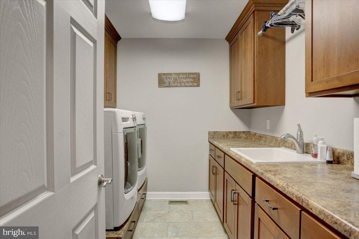 847 W King Street photo 24