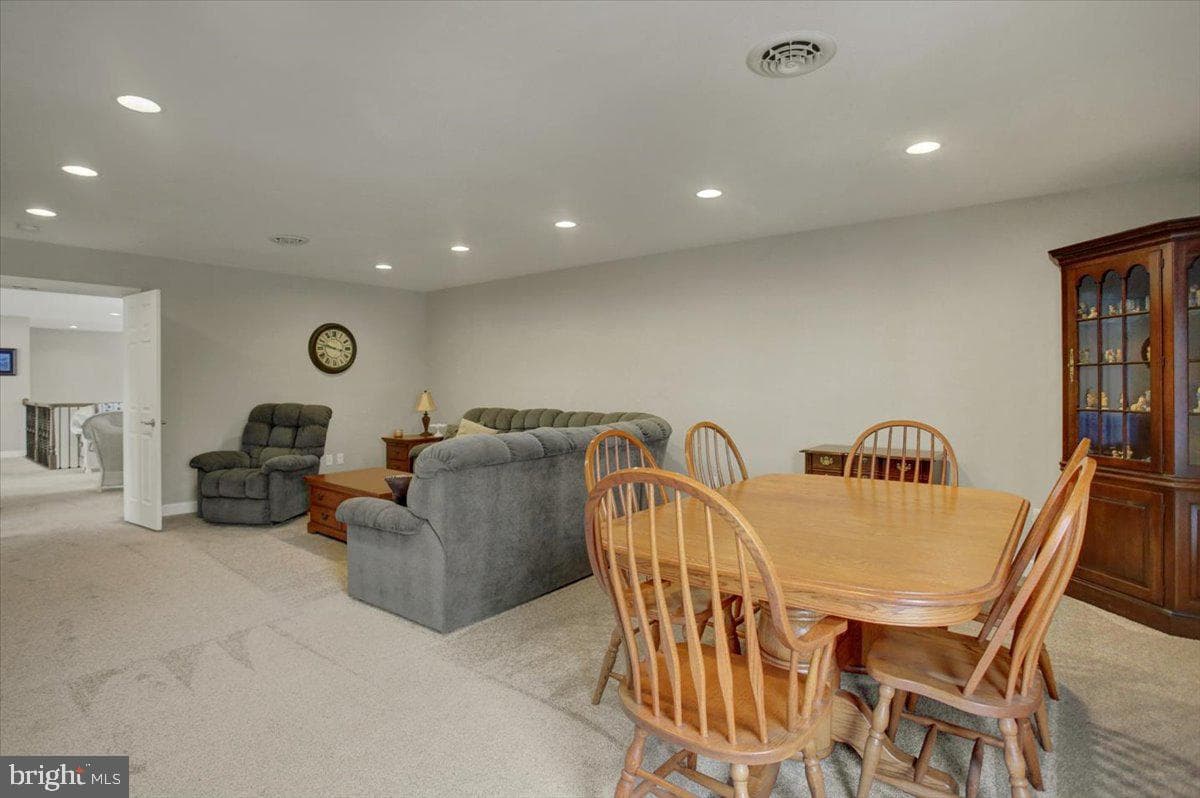 847 W King Street photo 57