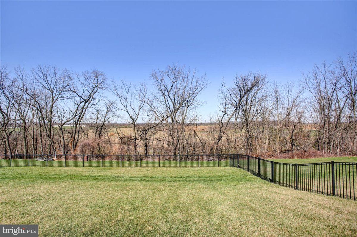 847 W King Street photo 81