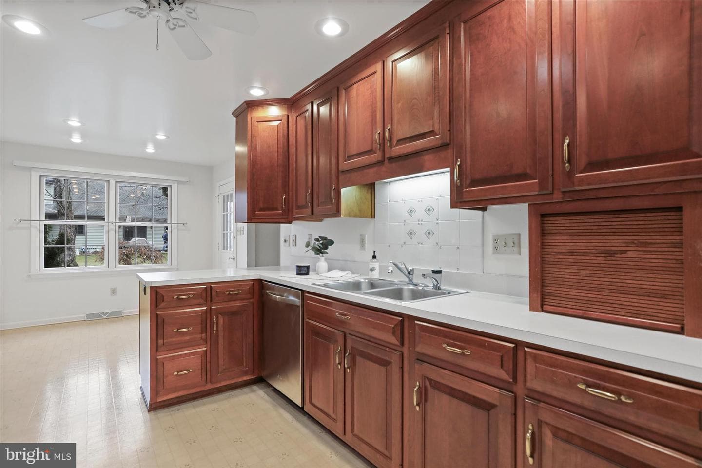 7010 Fairway Oaks photo 18