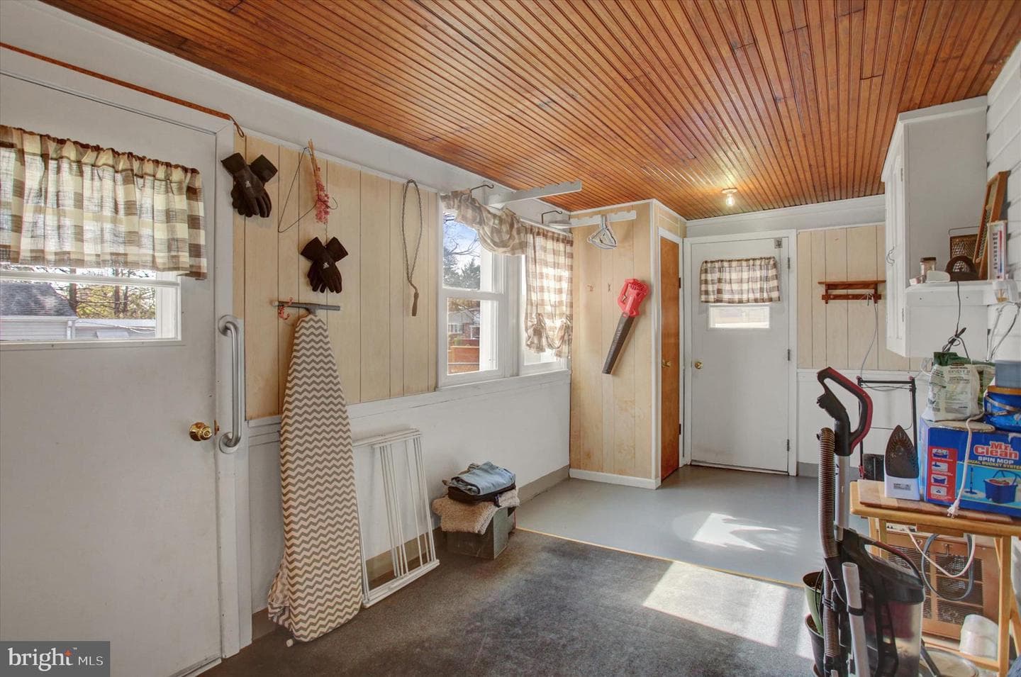 712 Stanley Avenue photo 13