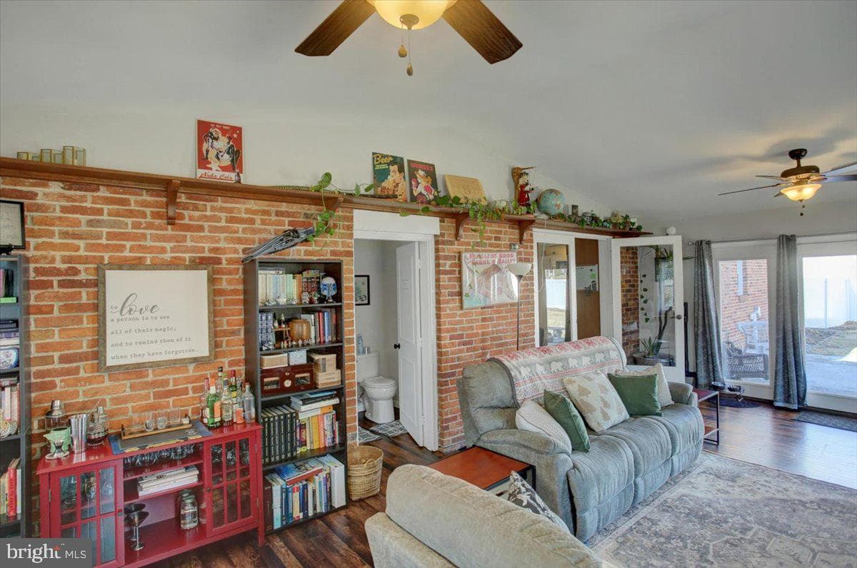 128 Hillside Drive photo 19