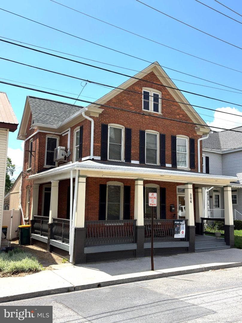 206 W North St, Waynesboro