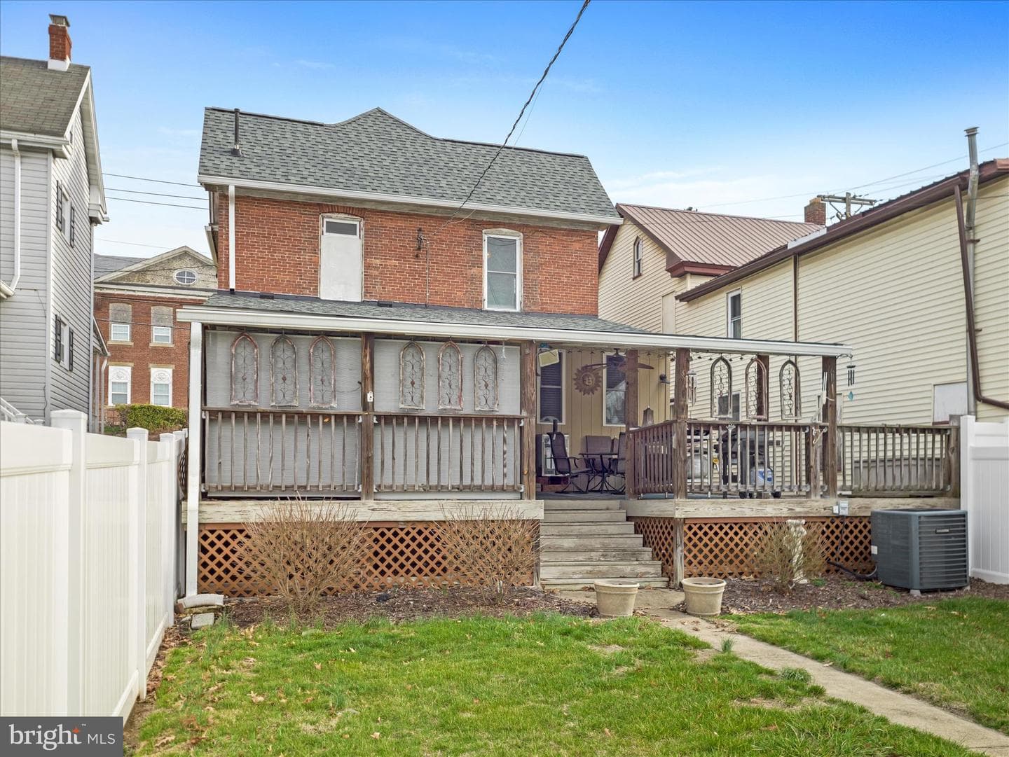 206 W North St photo 32