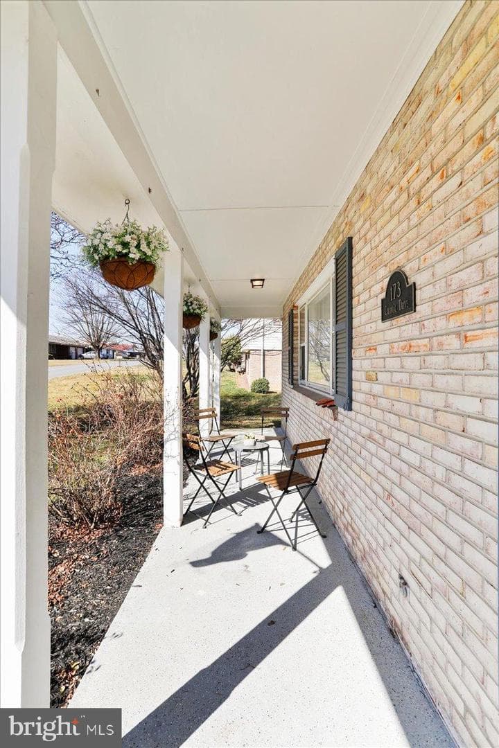 173 Colonial Drive photo 4