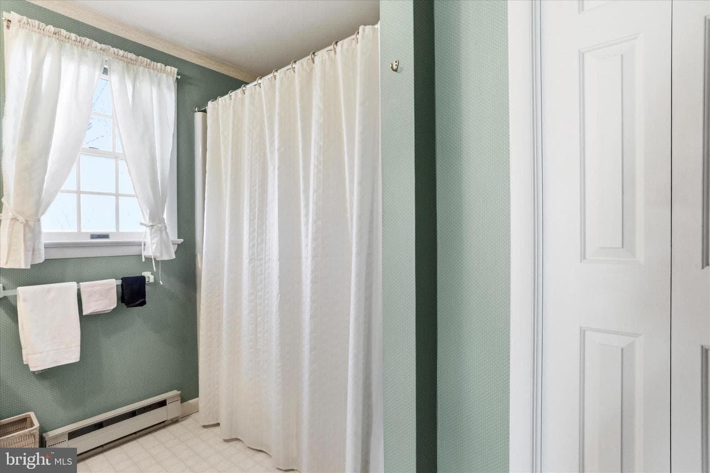 132 Faust Street photo 40