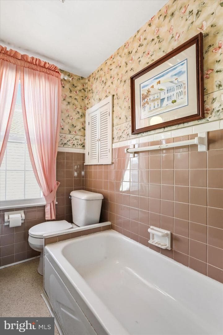 132 Faust Street photo 41