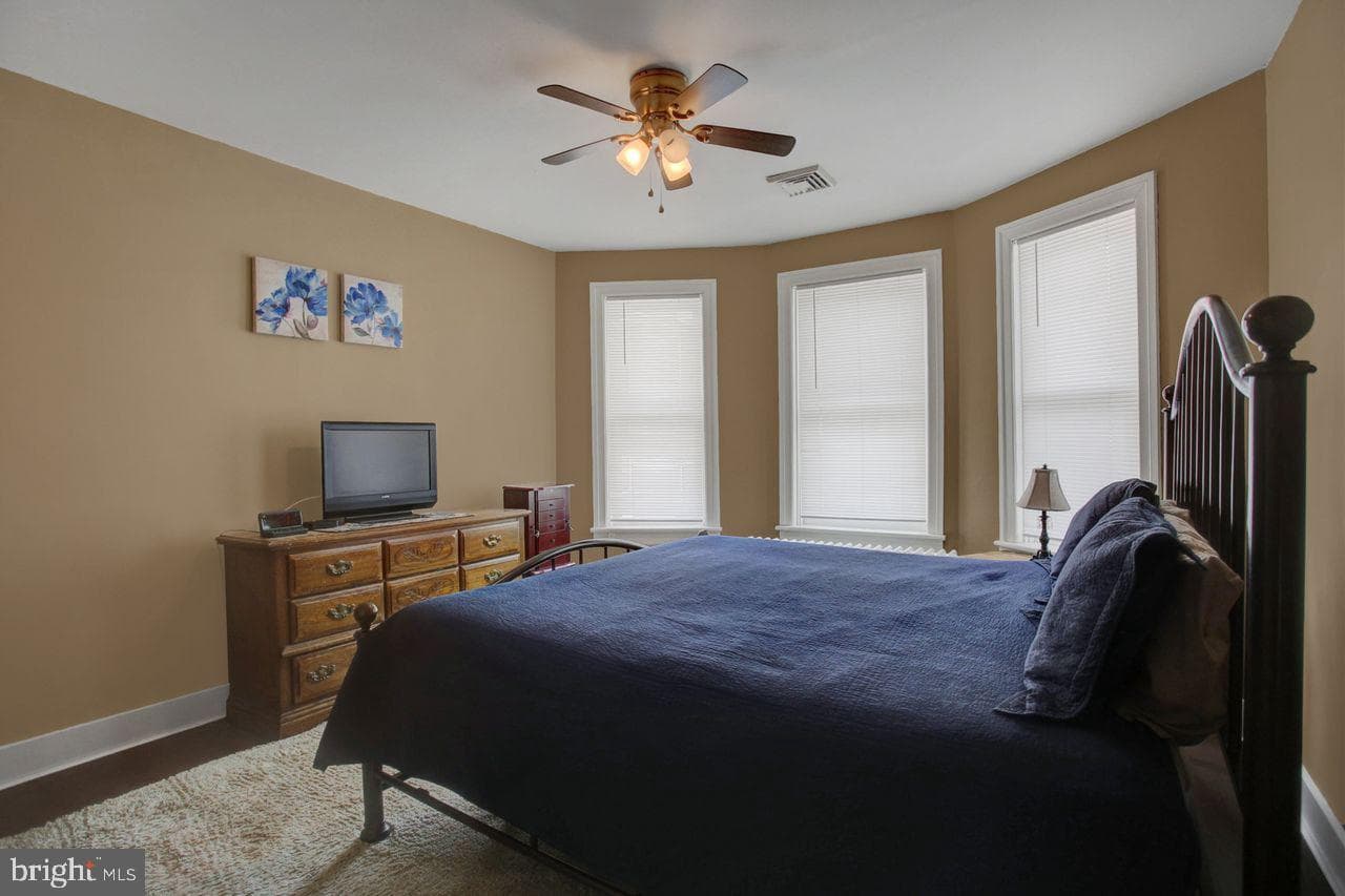 530 E Catherine Street photo 44